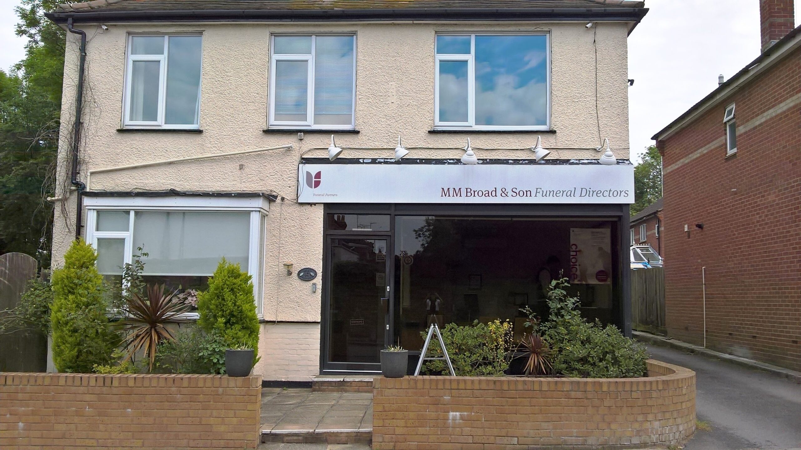 M M Broad & Son Funeral Directors